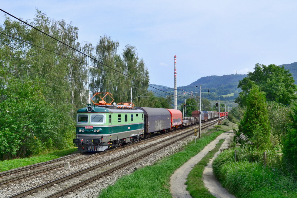 122 001-1