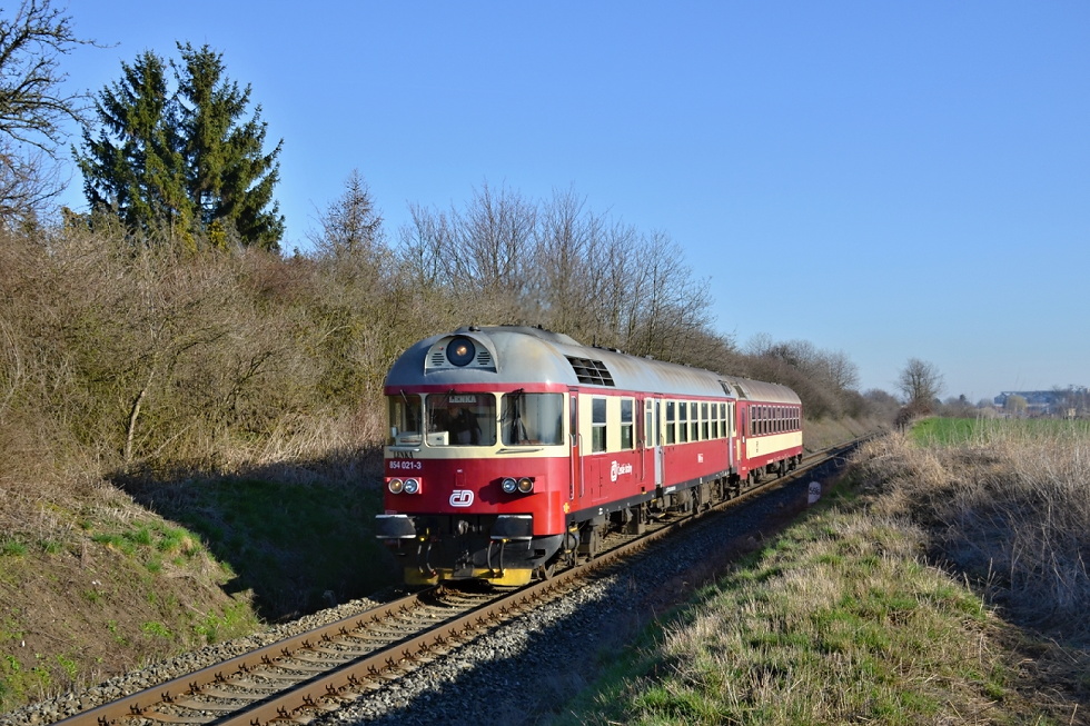 854 021-3