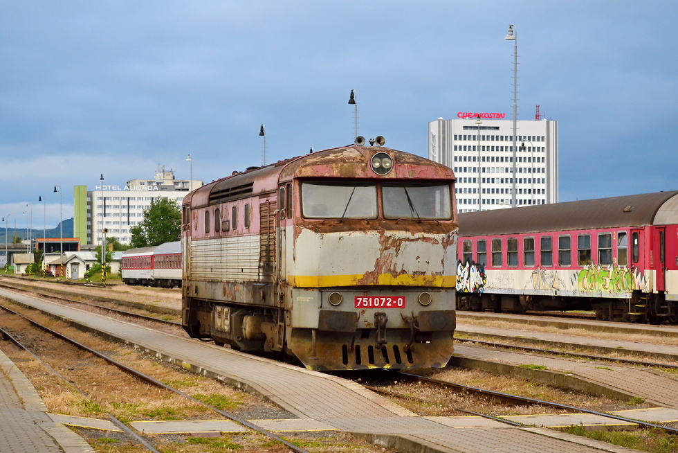 751 072-0