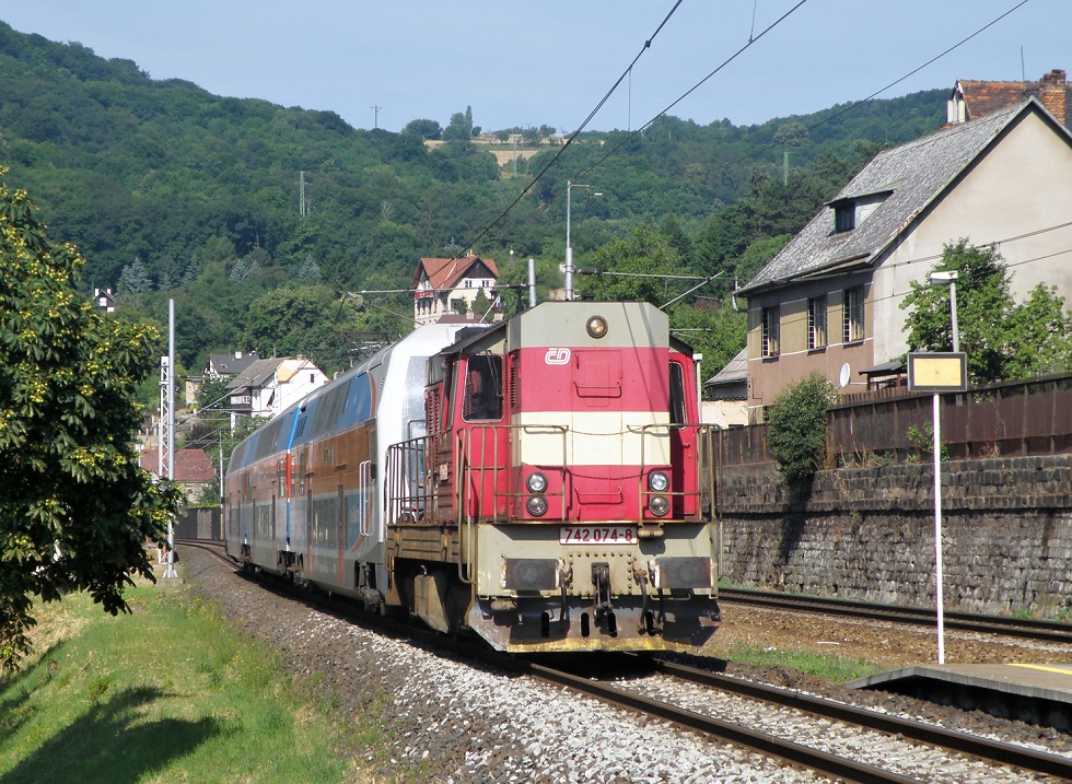 742 074-8