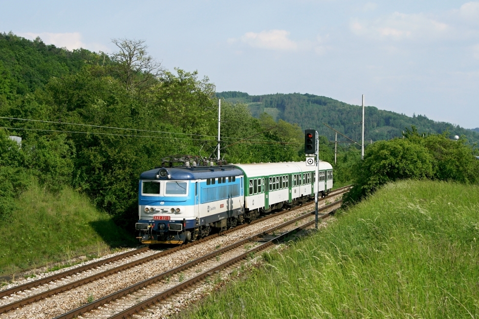 242 221-0