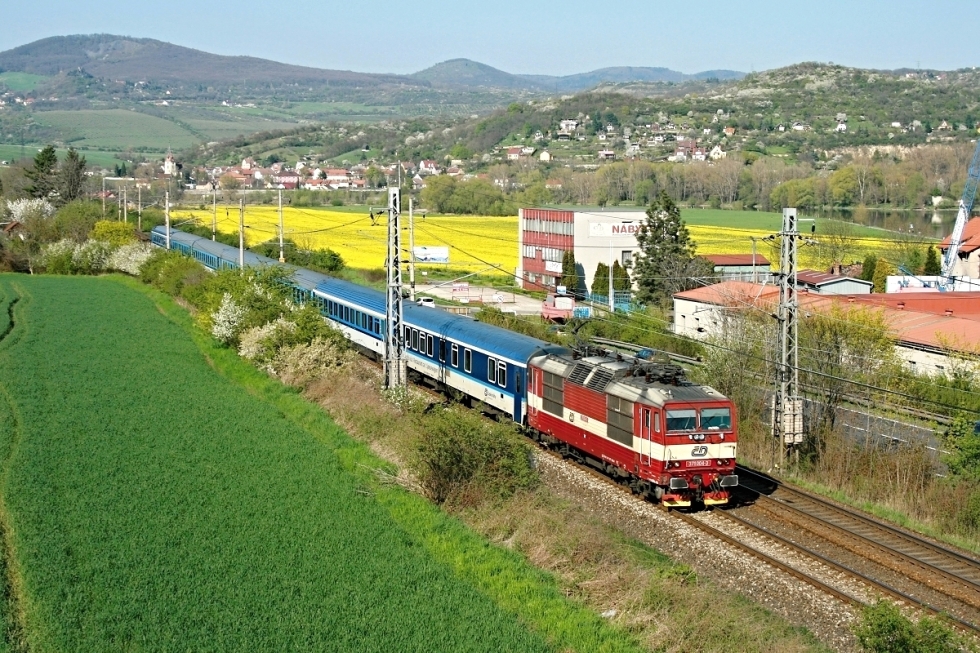 371 004-3
