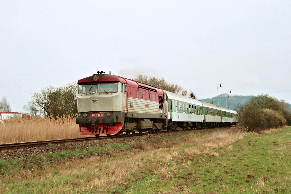 749 244-0