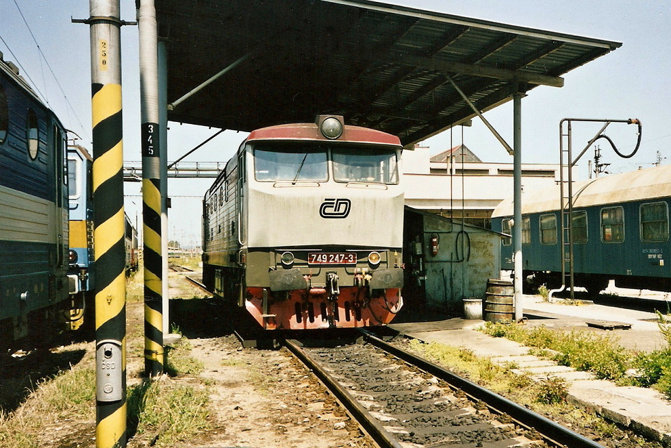 749 247-3