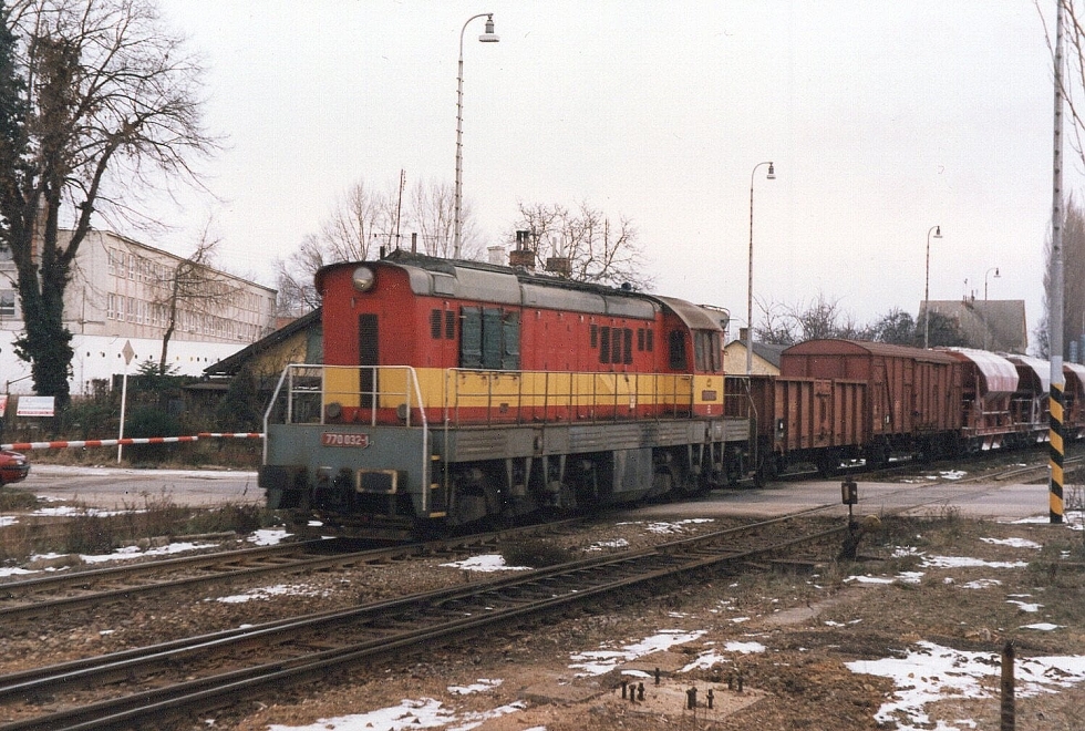 770 032-1