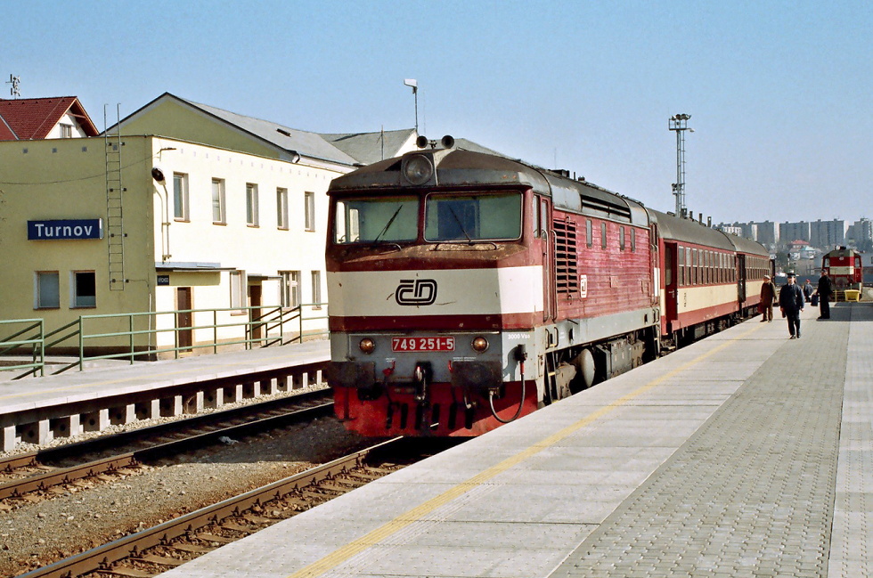 749 251-5