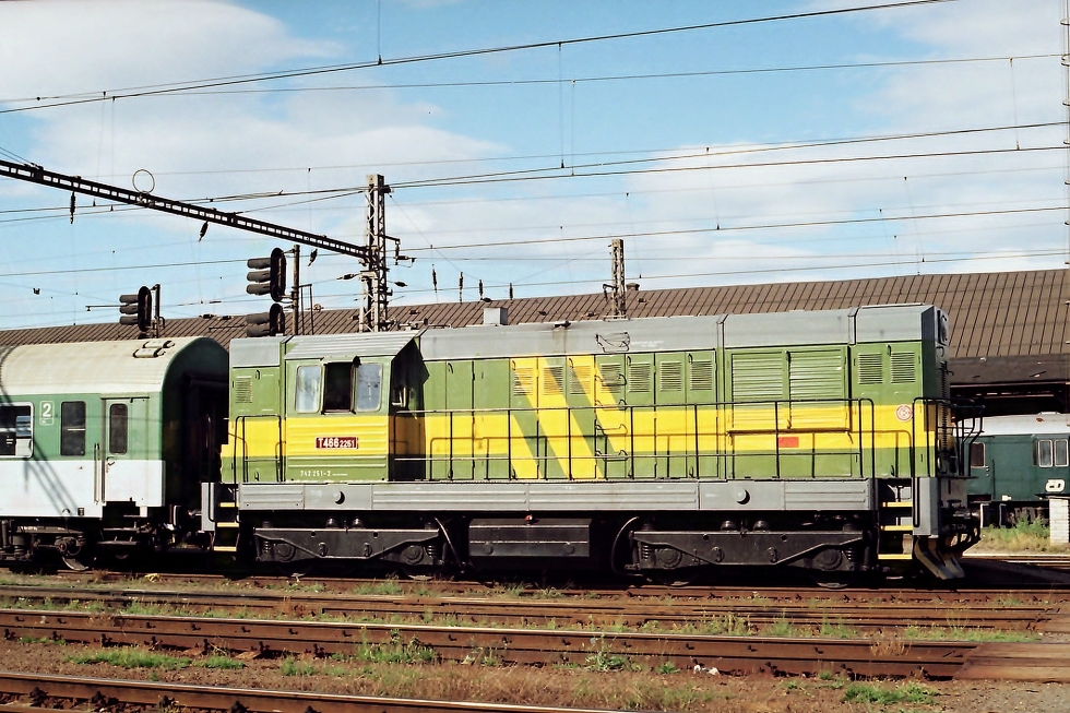 742 251-2