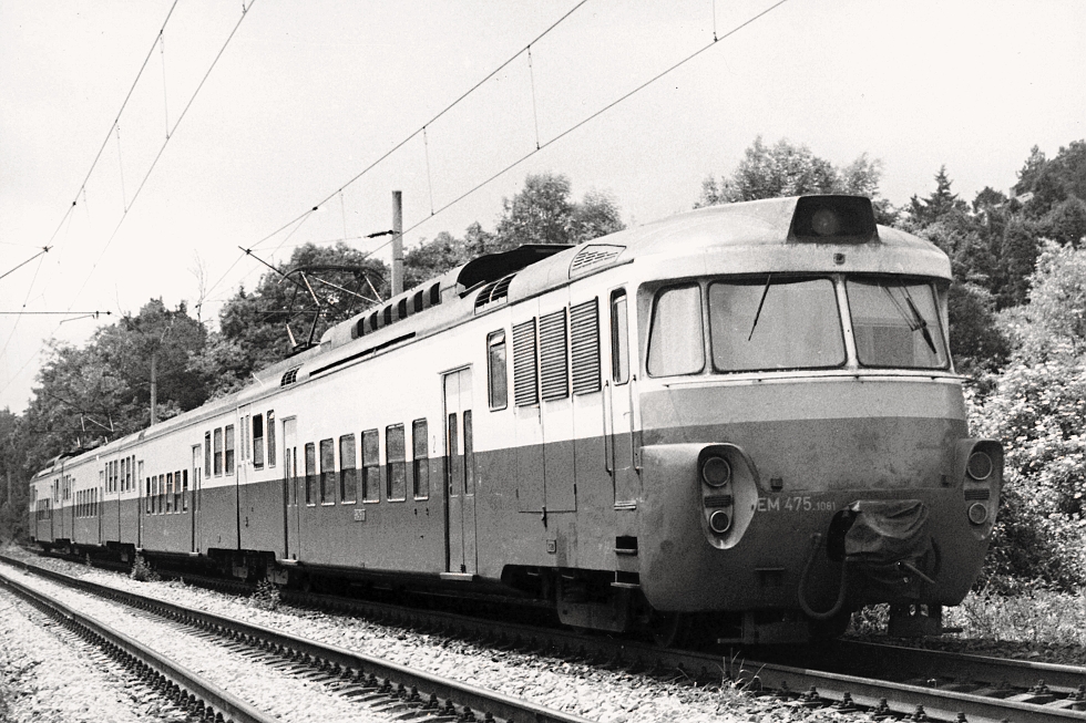 EM475.1081