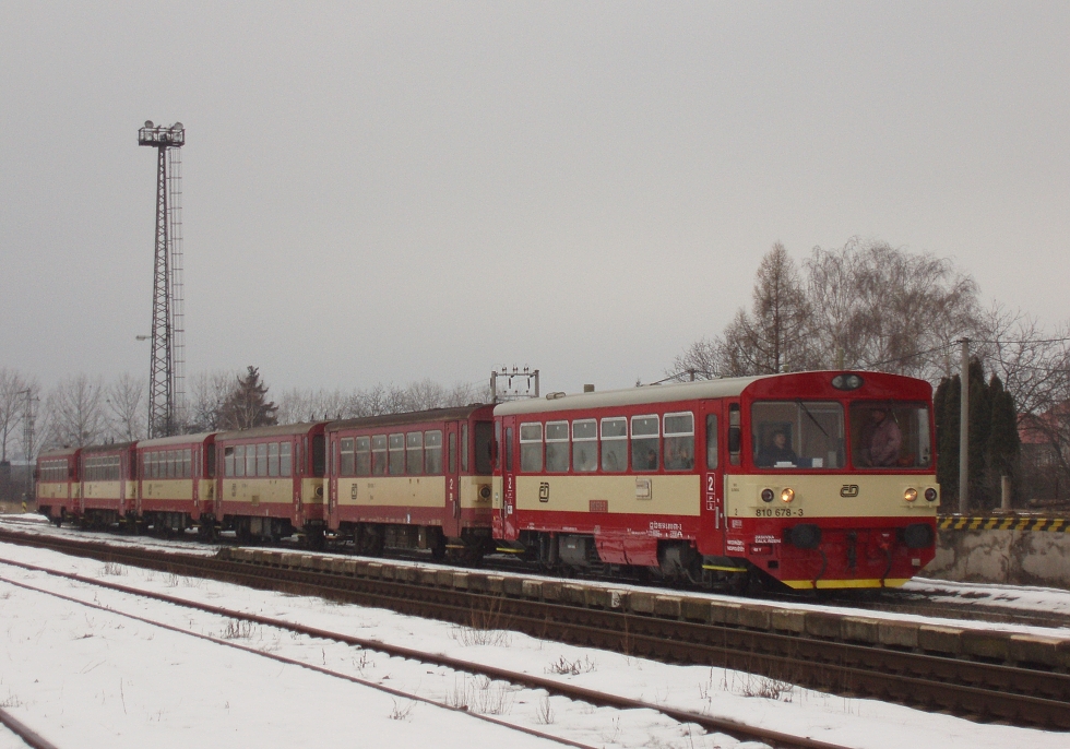 810 678-3