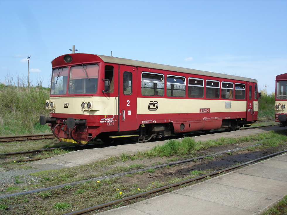 810 032-3