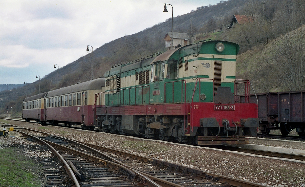 771 158-3