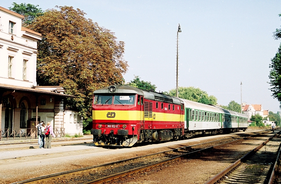 749 102-0
