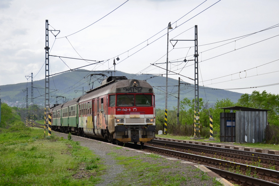 460 040-9