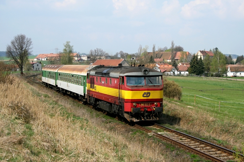 749 102-0