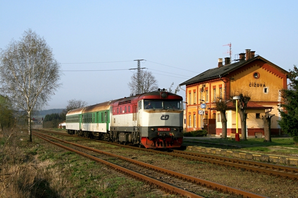 749 146-7