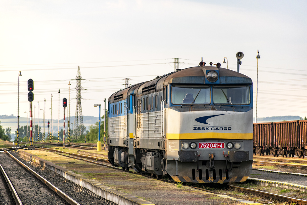 752 041-4