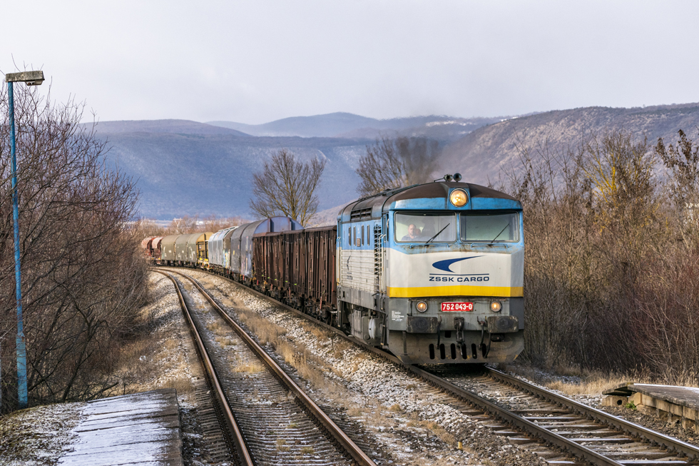 752 043-0
