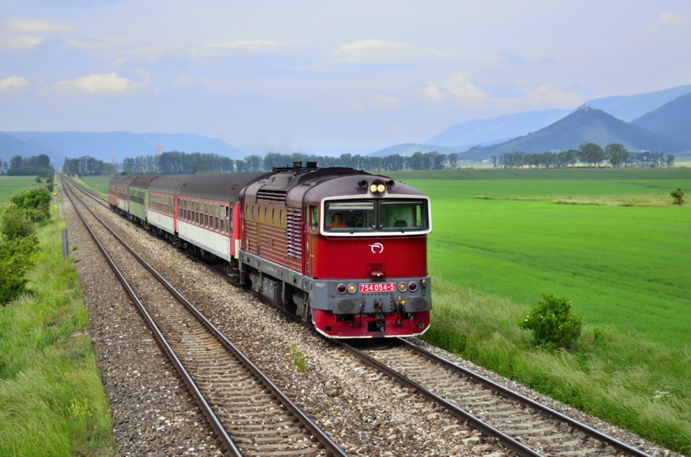 754 054-5