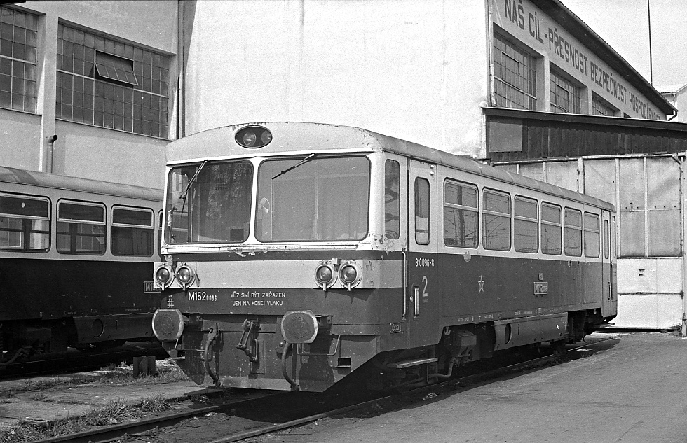 M152.0096