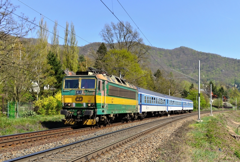 163 062-3