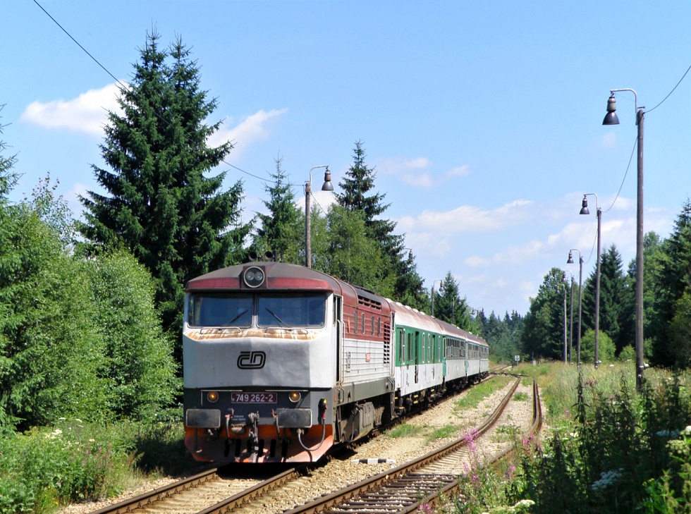 749 262-2