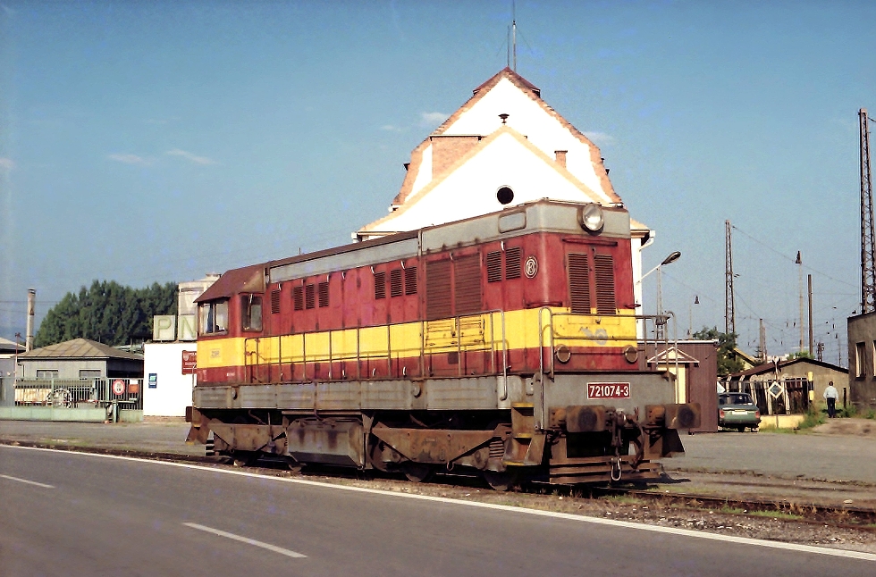721 074-3