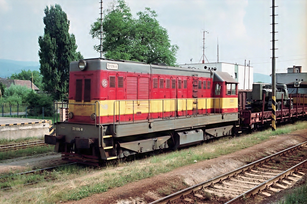721 076-8