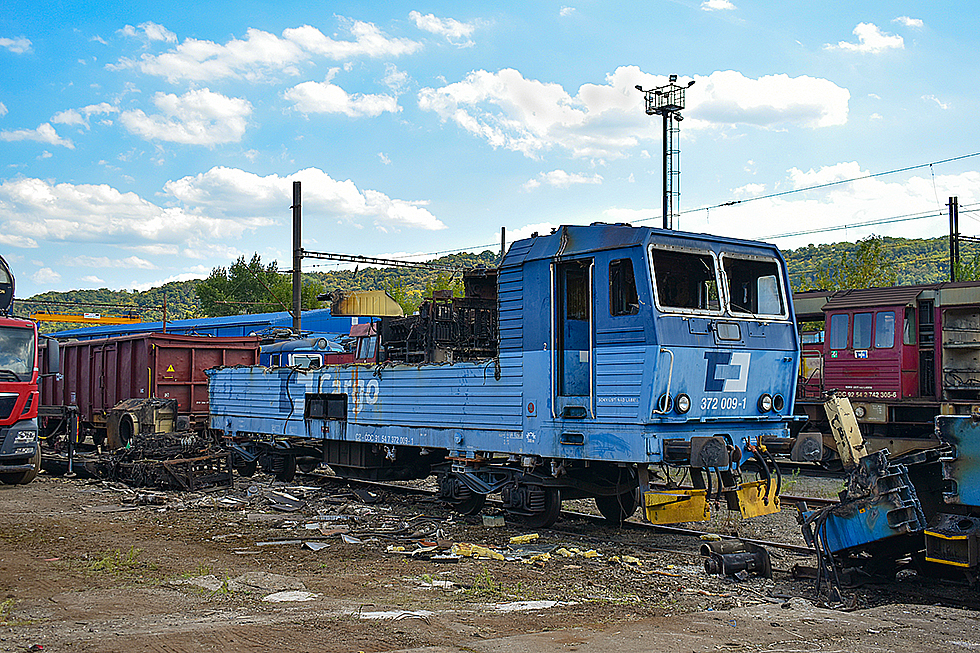 372 009-1