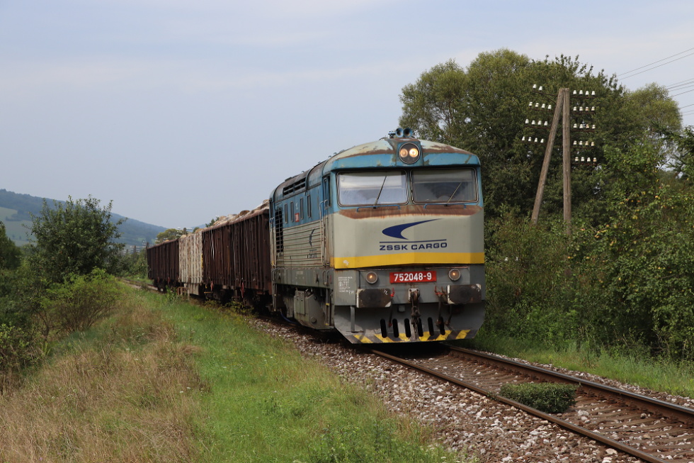 752 048-9