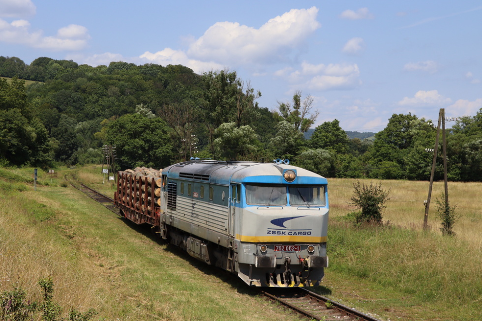 752 052-1