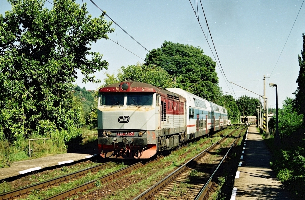 751 163-7