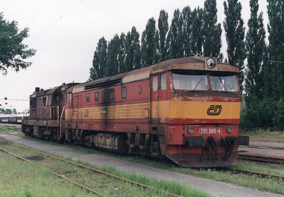 751 065-4