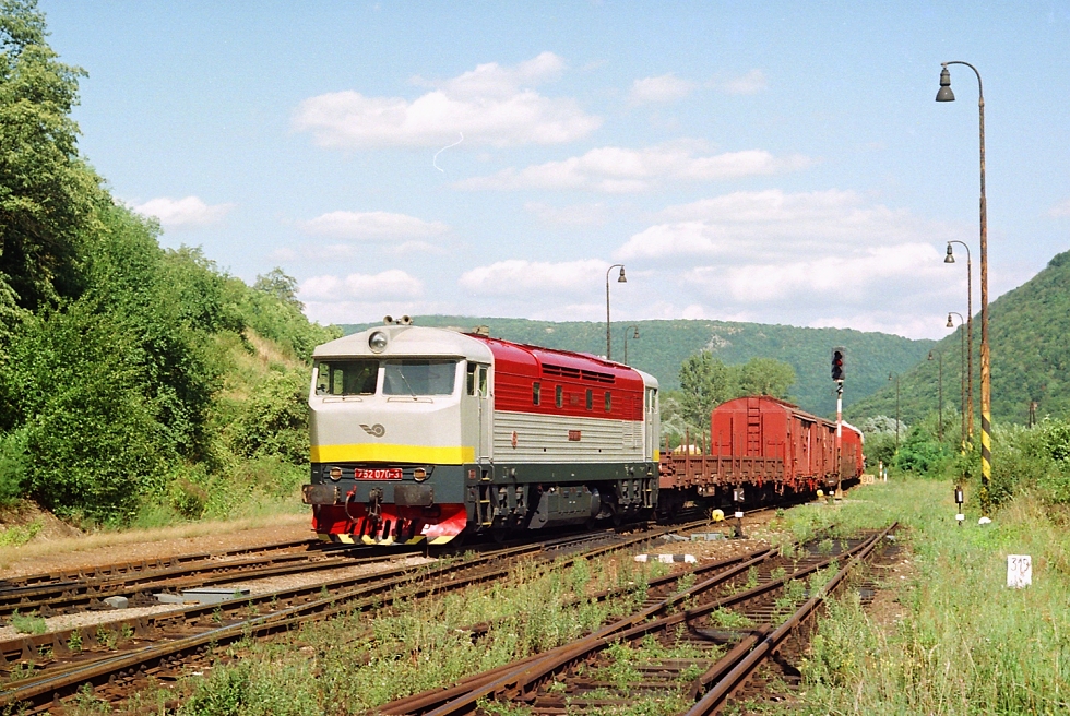 752 070-3