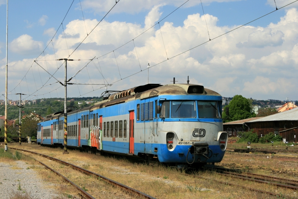 451 061-6