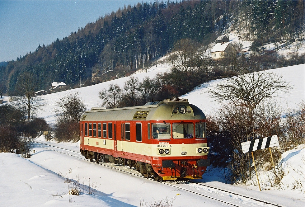 854 001-5