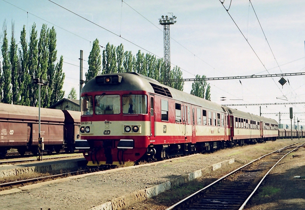 854 031-2