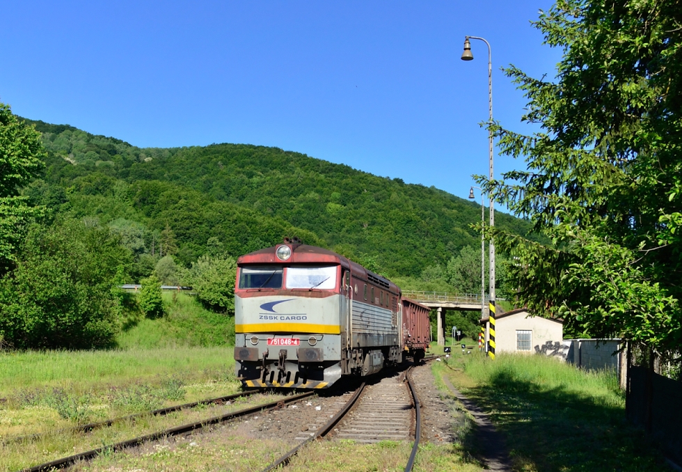 751 046-4