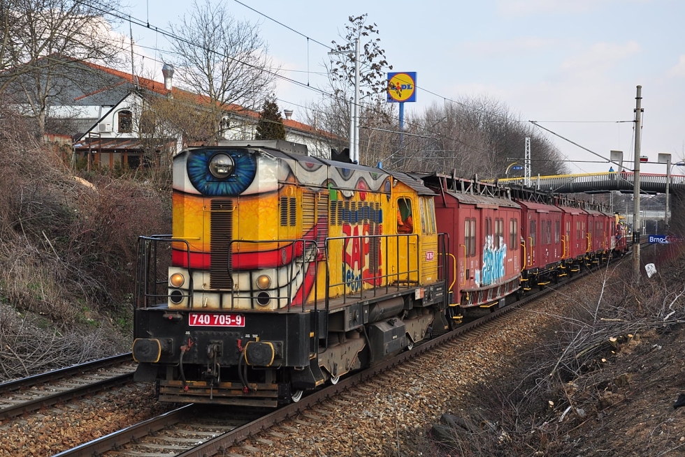 740 705-9