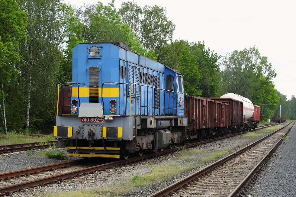 740 892-5