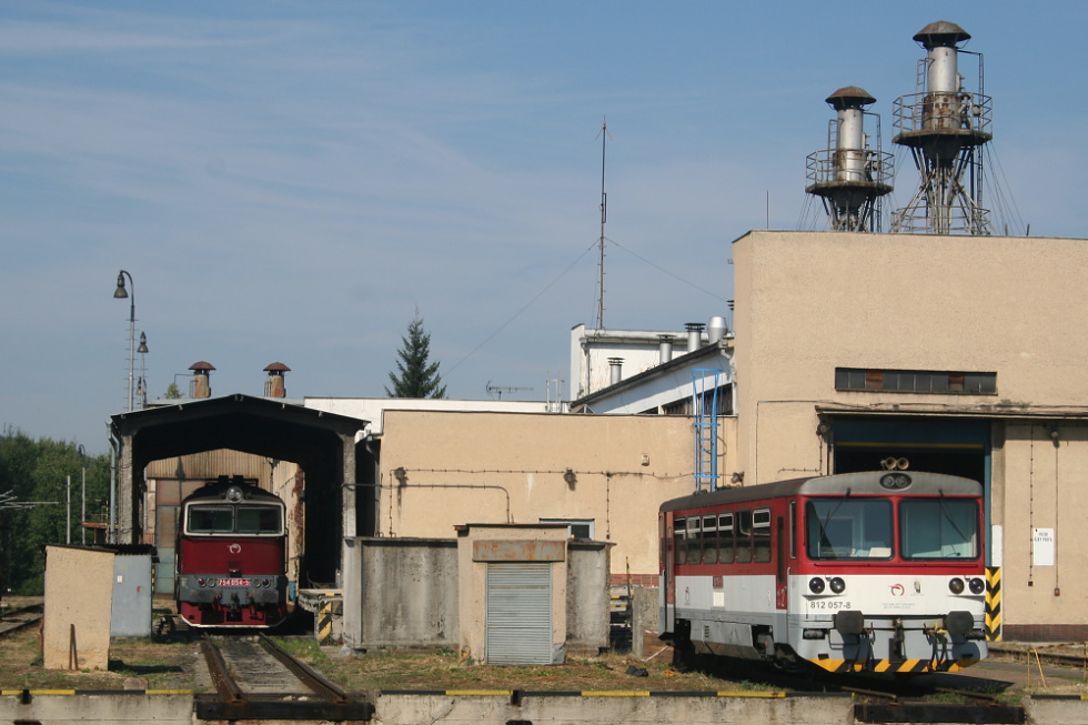812 057-2