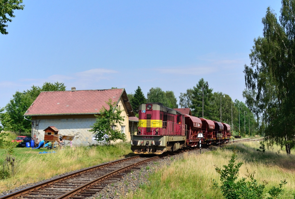 742 372-6