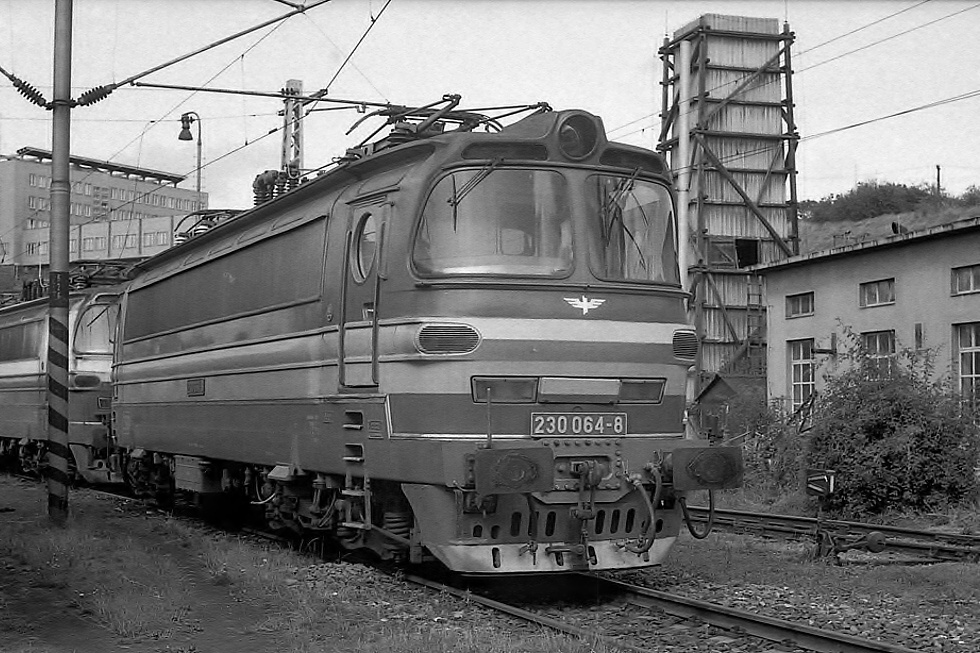 230 064-8