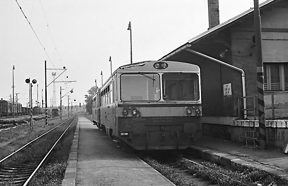 M152.0216
