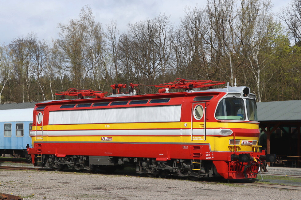 230 044-0