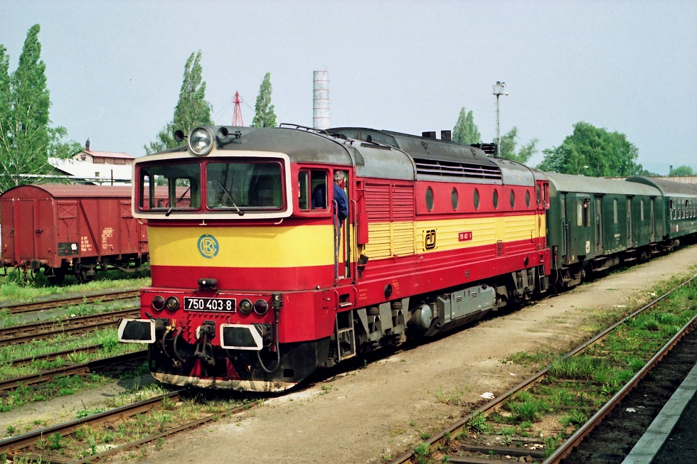 750 403-8