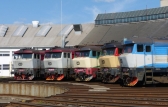 749 042-8