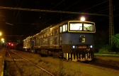 753 758-2