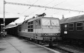 372 003-4