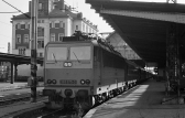 363 075-3