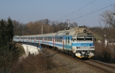 560 025-9